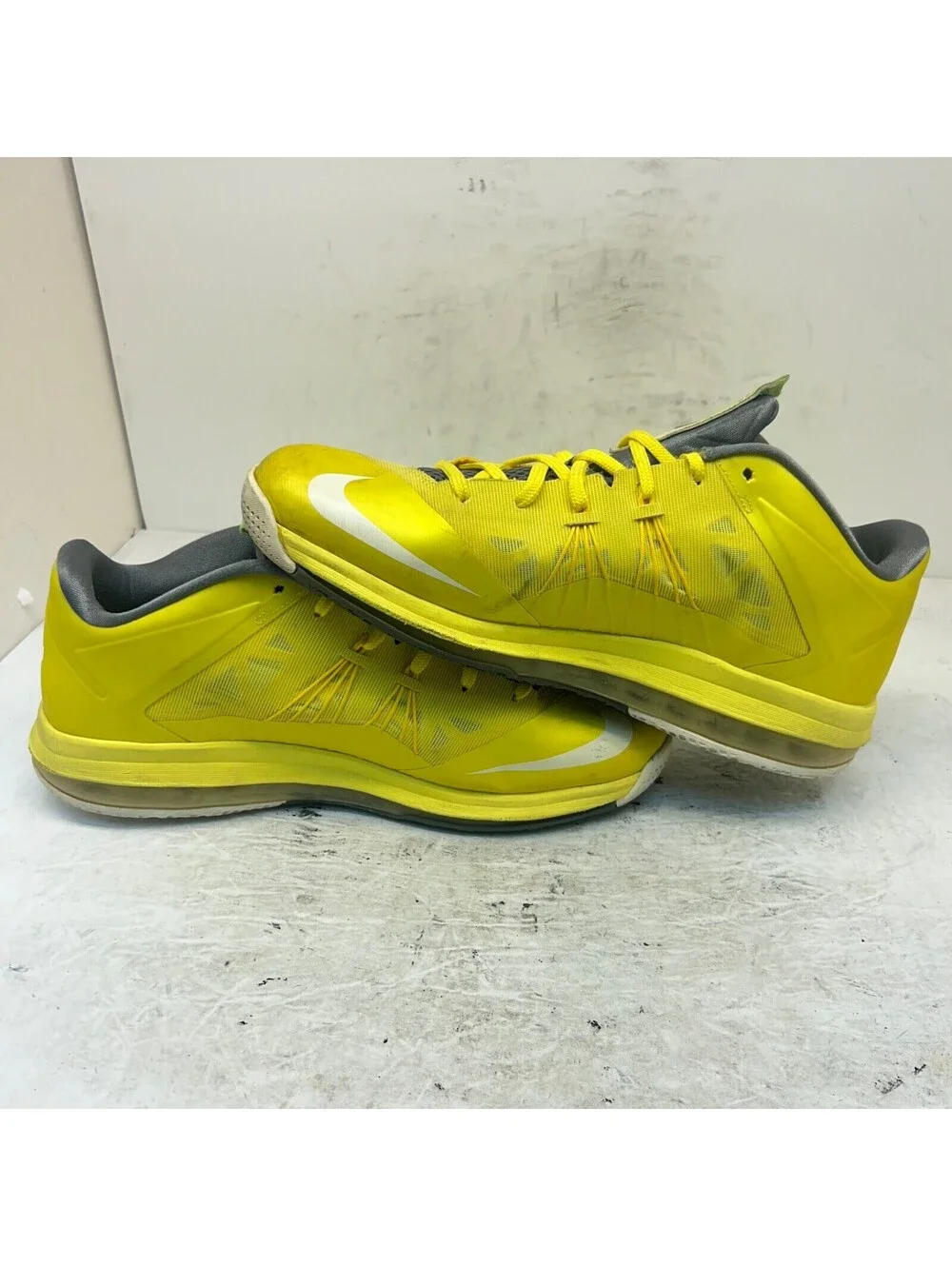 Nike Men's LeBron 10 Low Basketball Sneakers 579765-700 ‘Sonic Yellow’ Size 13M